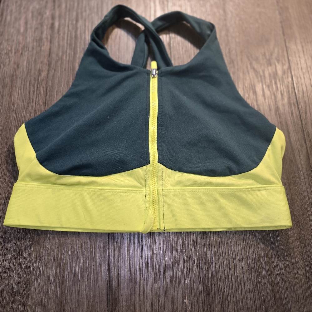 Fabletics Sz. Medium Green Full Zip Sports Bra
